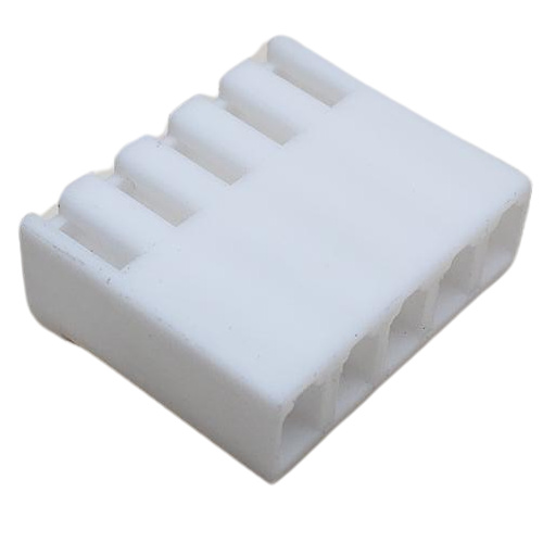AMP 640250-5 CONNECTOR HEADER 5 POS RECEPTACLE W/RAMP .156"P NATURAL